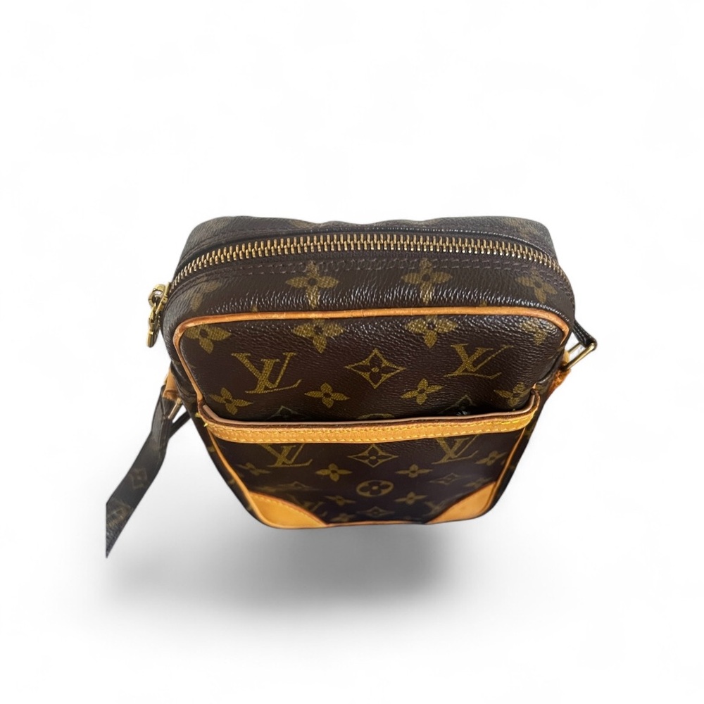 ✨ Louis Vuitton Monogram Danube PM Crossbody - Picture 3 of 11